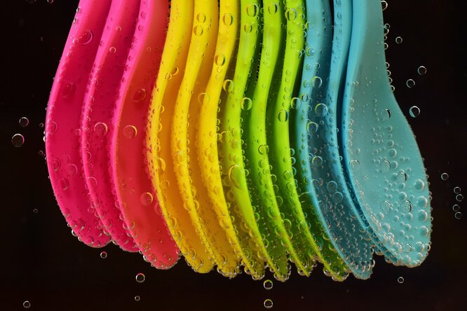 Plasty urobili naše konzumné životy farebnejšími...<i>Foto: ulleo, pixabay.com</i>